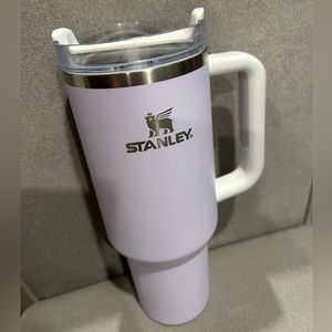 Stanley Flowstate Quencher 40oz Cup Lavender without straw